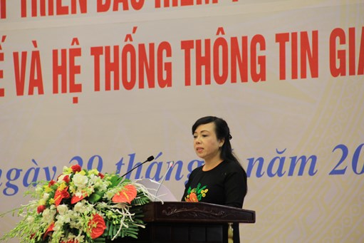 Bộ trưởng Bộ Y tế Nguyễn Thị Kim Tiến báo cáo tại Hội nghị